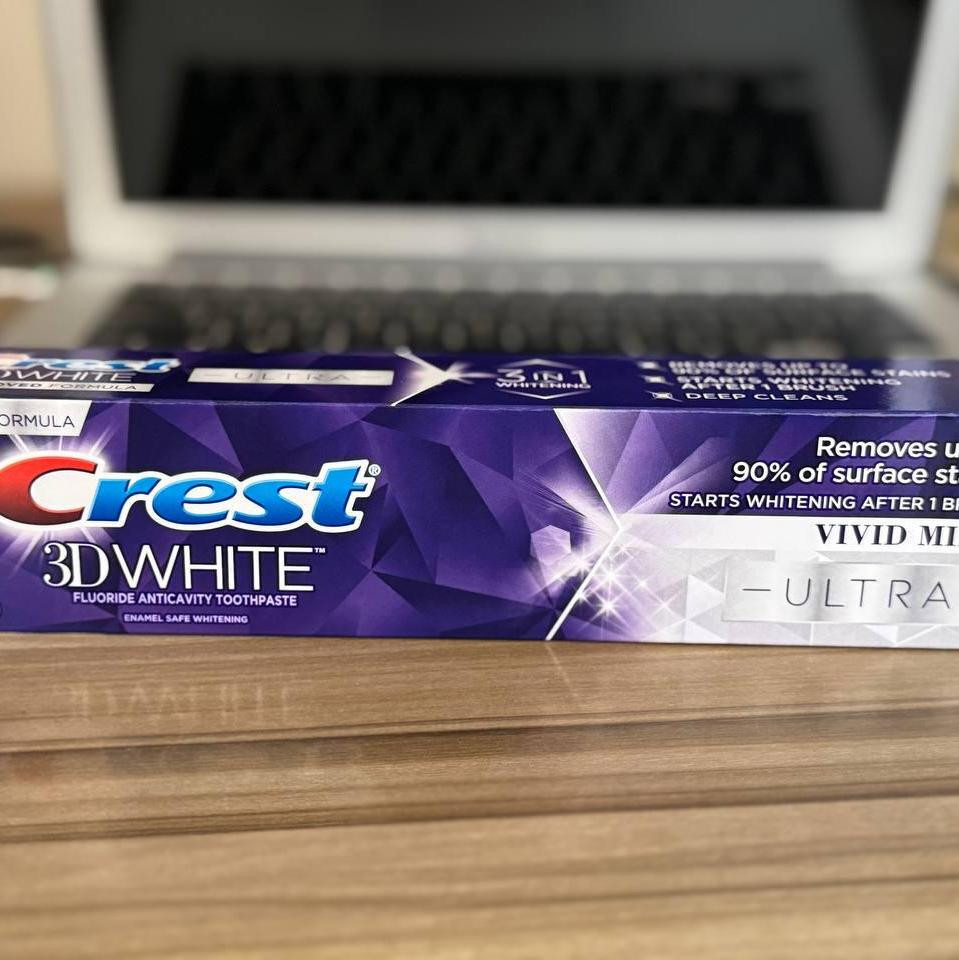 Crest 3D White Vivid Mint Toothpaste 147g STRONGLY whitening toothpaste
